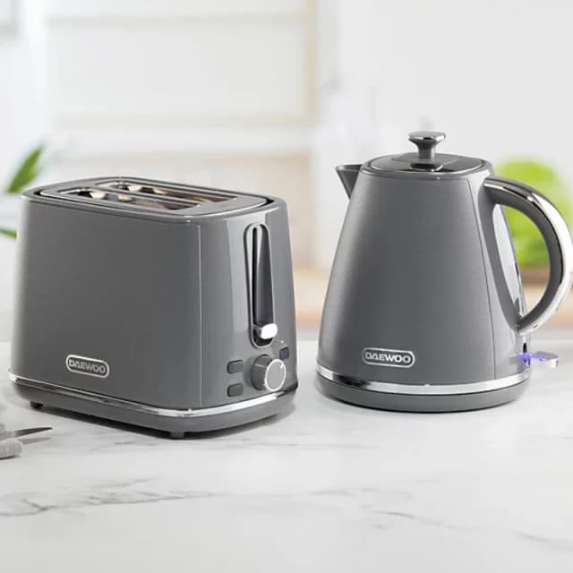Daewoo SDA2680GE 1.7L Stirling Pyramid Kettle and 2 Slice Toaster Set