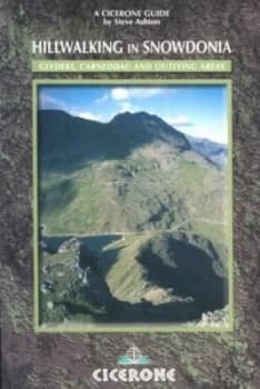 Hillwalking in Snowdonia by Steve Ashton Paperback