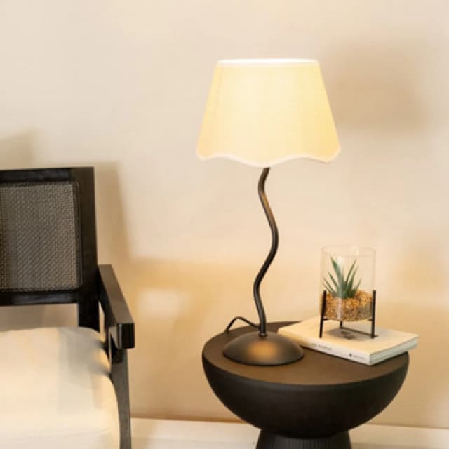 ValueLights Wiggle Black Metal Stem Table Lamp with Linen Scallop Trim Tapered Lamp Shade White