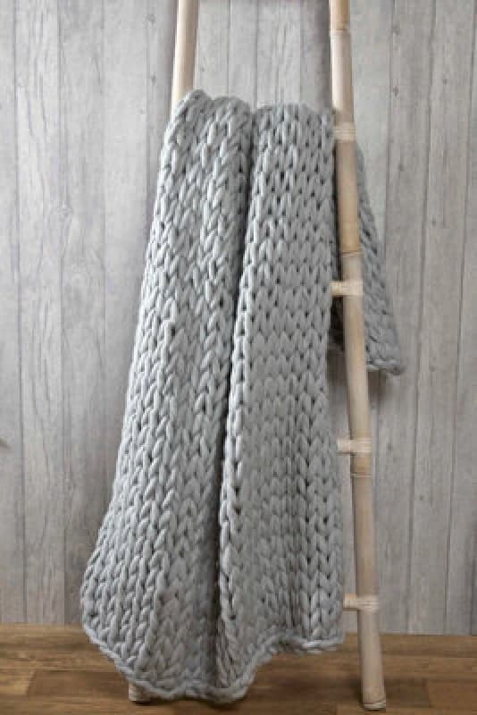 Smart Living Smart Living Chunky Hand-Knitted Soft & Cosy Throw Blanket 120x150cm in Grey Size: 120cm x 150cm Grey 120cm x 150cm Unisex 06570393163