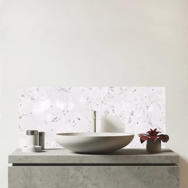 Warren Reed - Designer Icy White Quartz Effect Glass Bathroom Splashback in Grey Grey Unisex