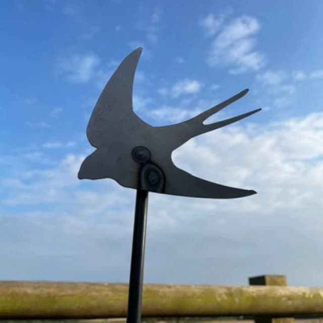 Poppy Forge Swallow On 4 Feet Pole (Pack Of 3) - Bare Metal/ready To Rust - W13 X H135 Cm