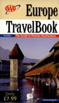 Europe Travelbook by Des Hannigan Paperback