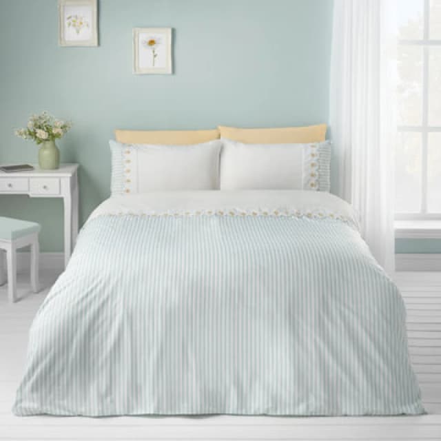 Catherine Lansfield Embroidered Daisy Duvet Cover Bedding Set Sage Green