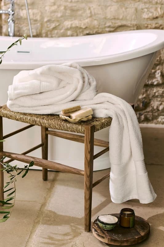 Christy CHRISTY 'Supreme Hygro' Luxury 100% Supima Cotton Pile Towels in Off White Size: Hand Towel Off White Hand Towel Unisex 5012448880408