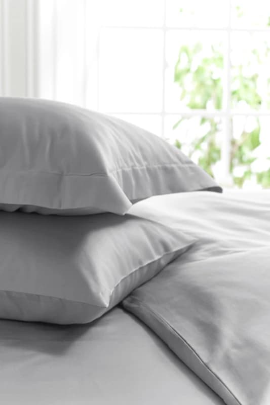 The Lyndon Company The Lyndon Company 400 Thread Count Sateen Housewife Pillowcase in Grey Grey One Size Unisex 5054990042835