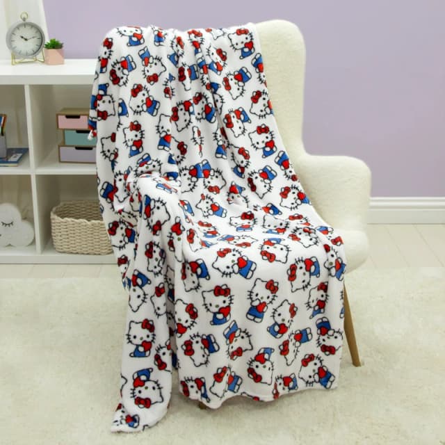 Hello Kitty Heartheld Fleece Blanket Multi