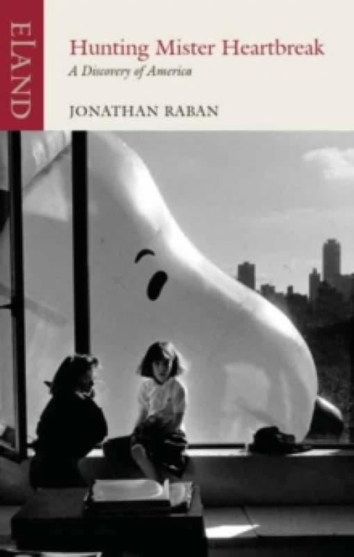 Hunting Mr Heartbreak : A Discovery of America Paperback / softback