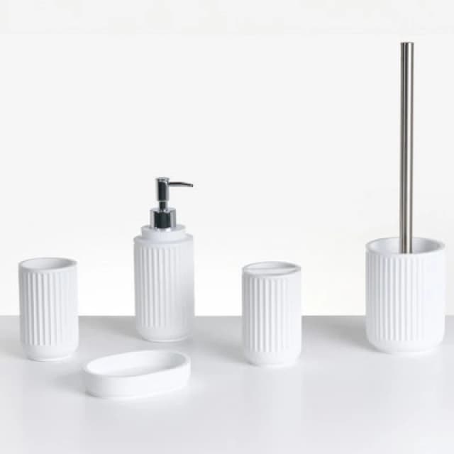 Beliani 5 Piece Bathroom Accessories Set Huarmey White