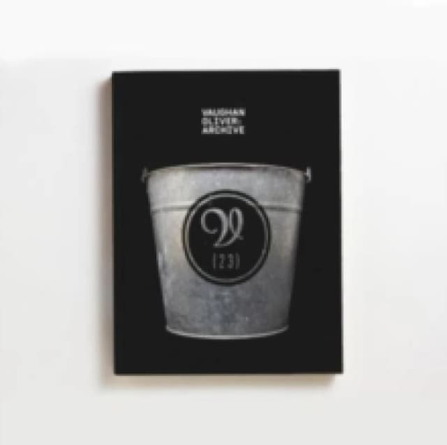 Vaughan Oliver Archive. Hardback. By Tony Brook, Adrian Shaughnessy, Vaughan Oliver Books