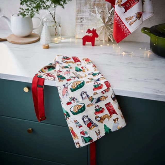 Ulster Weavers 'Merry Mutts' Christmas Animals 100% Cotton Apron Red