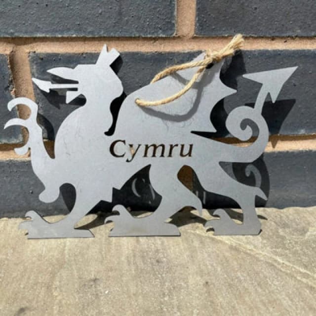 Poppy Forge Hanging Welsh Dragon Garden Art - Bare Metal Ready To Rust - W20 X H14cm - Cymru