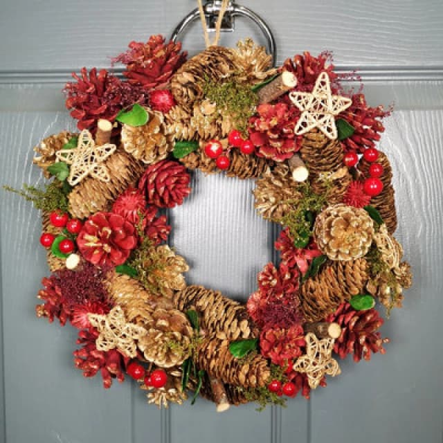 Samuel Alexander 36Cm Christmas Wreath In Gold & Red With Pine Cones And Berries