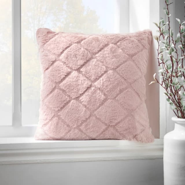 Catherine Lansfield 'Cosy Diamond' Cushion Pink