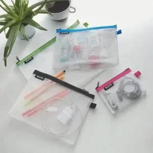 Leitz WOW water resistant Travel Pouch cosmetic. Size 24x17x3 cm.