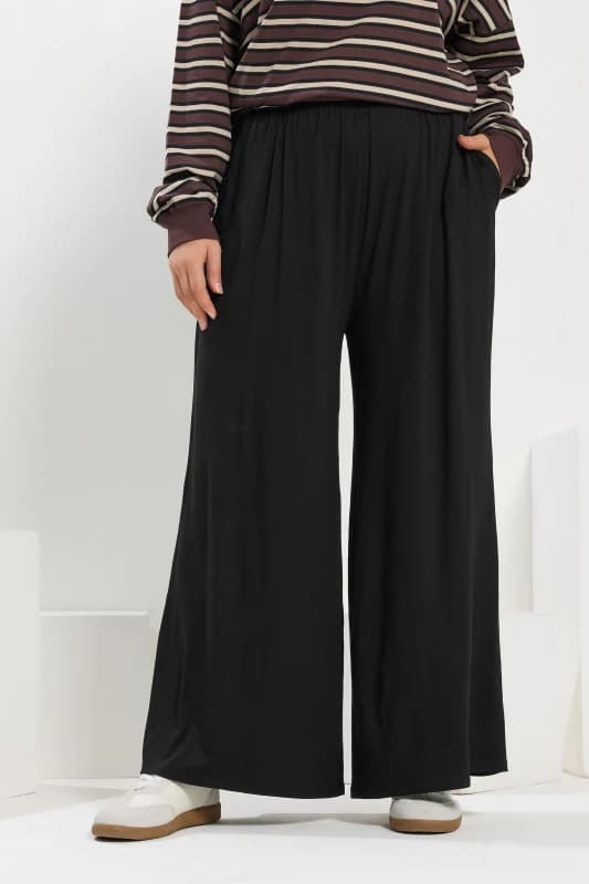Yours Womens Wide Leg Stretch Trousers in Black Size: 18S Black Female 18S
