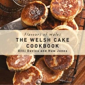 The Welsh Cakes Cookbook by Gilli Davies Hardback