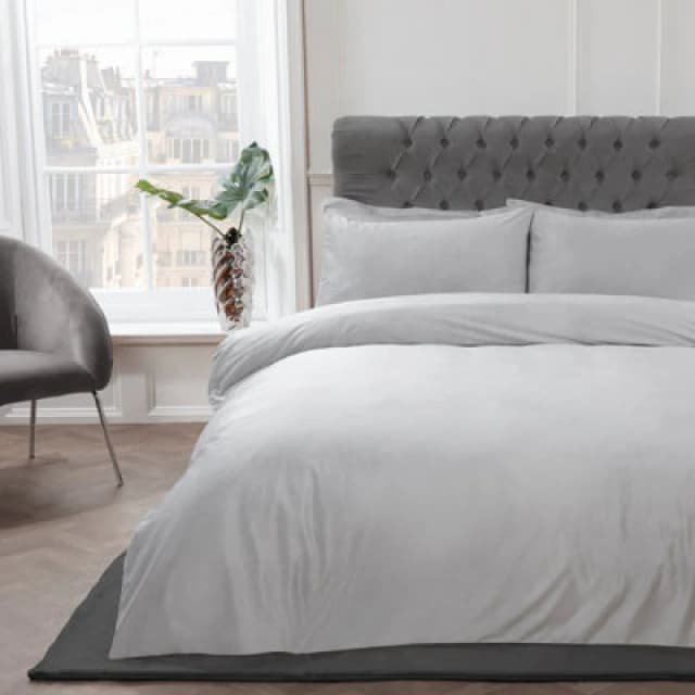 Smart Living Smart Living Luxury Soft & Elegant Matte Velvet Duvet Cover Set with Pillowcases in Silver Size: Double Silver Double Unisex 5056242757