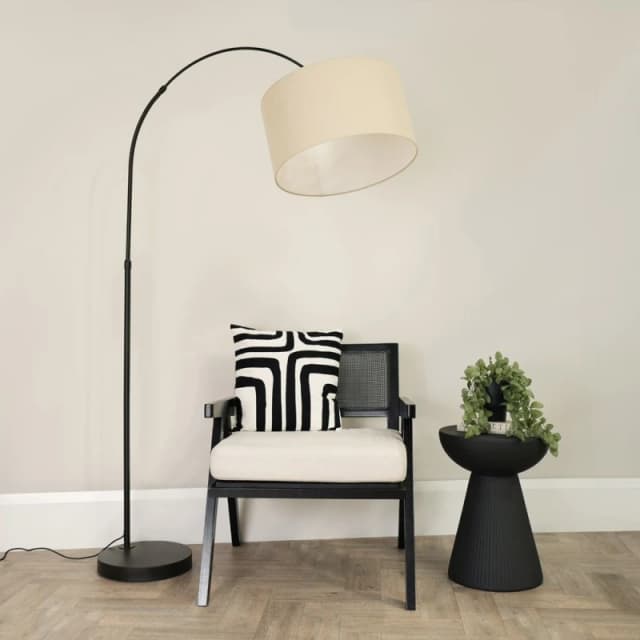 ValueLights Louis Black Arched Curved Floor Lamp with Fabric Drum Lamp Shade Natural