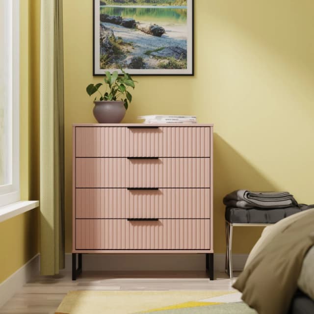 Ready Assembled 2 U Menai 4 Drawer Chest (Ready Assembled) in Dusty Pink Size: Medium Dusty Pink Unisex Medium
