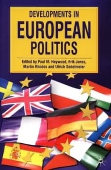 Developments in European Politics by Paul Heywood Paperback