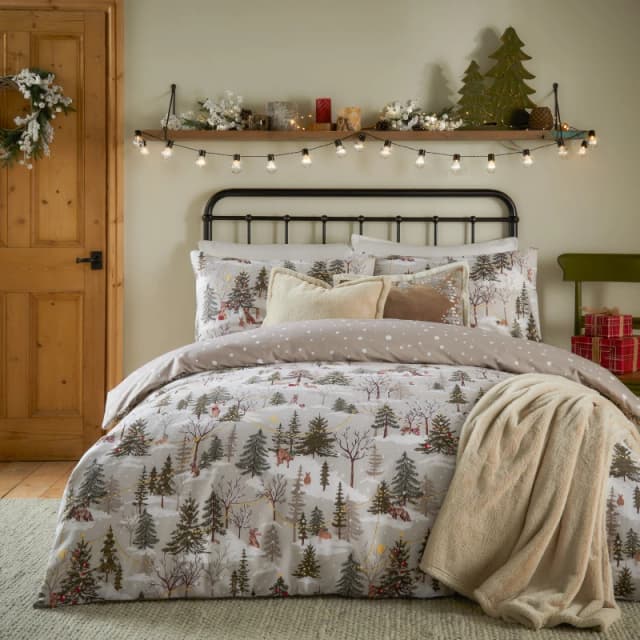 Furn Furn Forest Festivities Printed Duvet Cover Set Size: Single Multi Single Unisex 5025532836922