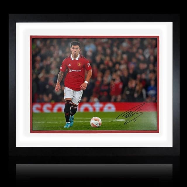 The Fan Cave Lisandro Martinez Signed Manchester United Deluxe Red unisex 550x450mm