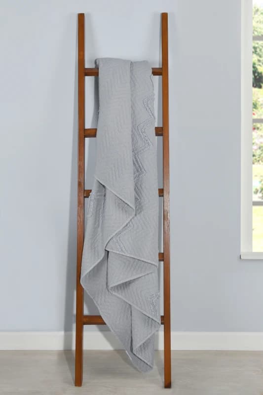 Smart Living Smart Living Luxurious Zig-Zag Polyester Bedspread - Soft, Stylish, and Durable in Grey Size: Double Grey Double Unisex 5056242894292