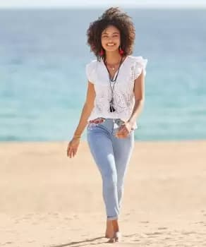 Embroidered Pocket Cropped Skinny Jeans