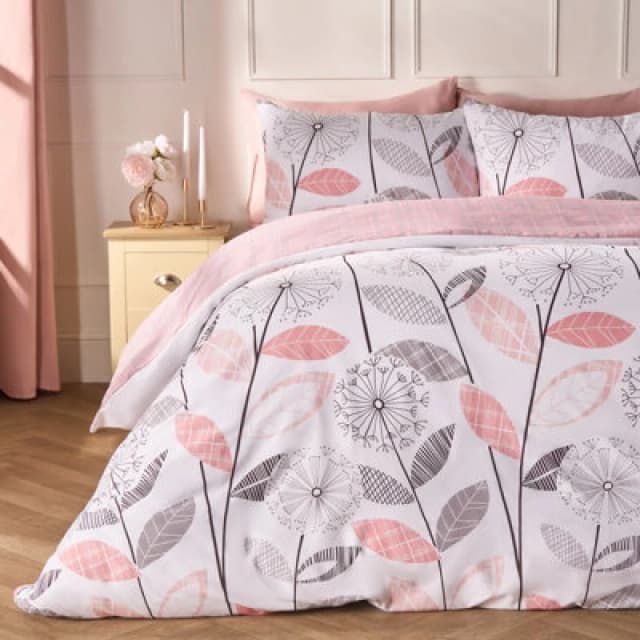 OHS OHS Allium Check Duvet Cover with Pillowcase in Light Pink Size: Double Light Pink Double Unisex 5027434011063