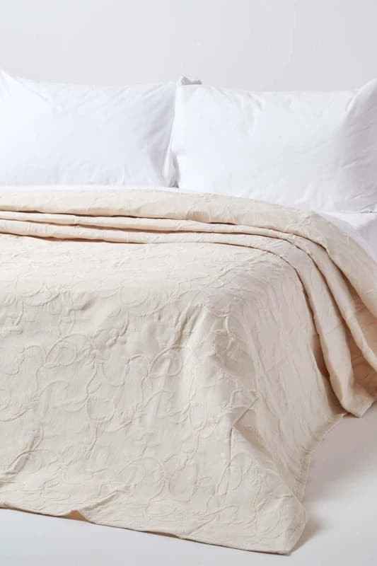 Homescapes Cotton Rich Floral Pattern Bedspread Cream unisex
