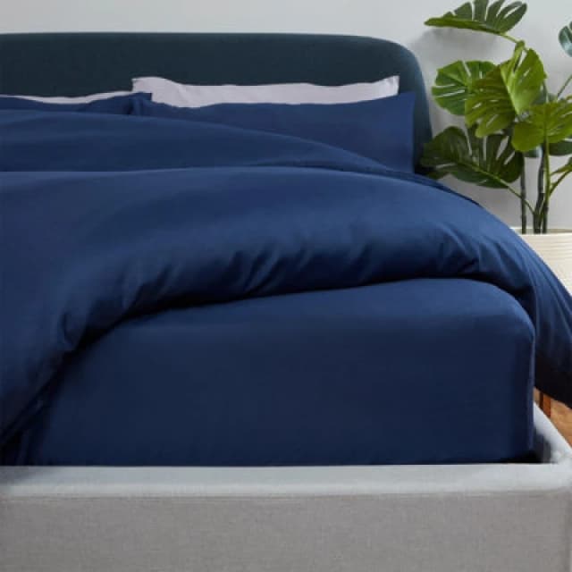 OHS OHS Plain Dyed Non-Iron Fitted Bed Sheet in Navy Size: Single Fitted Navy Single Fitted Unisex 5027434133550