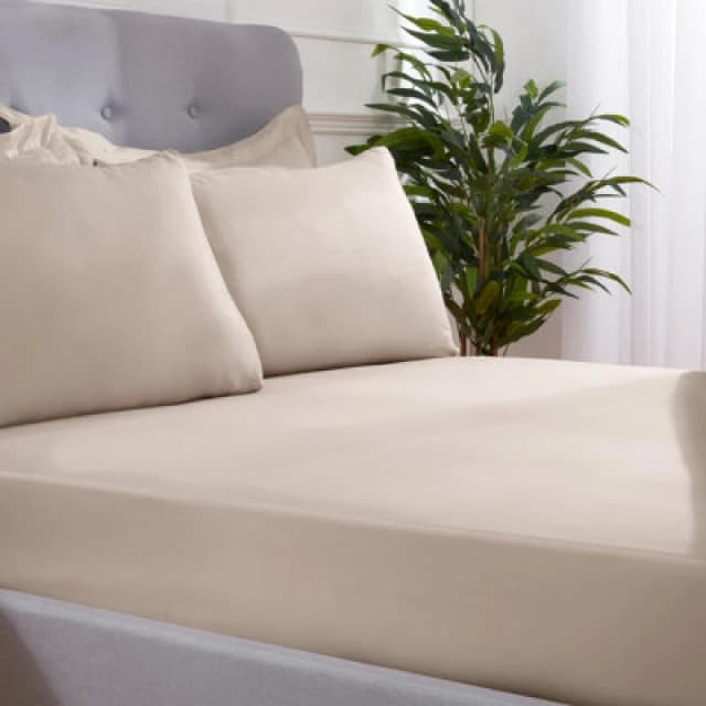 Smart Living Smart Living Super Soft Microfibre Plain Dye Warm Cosy Bed Linen 32cm Fitted Sheet in Natural Size: Super King Fitted Natural Super Kin
