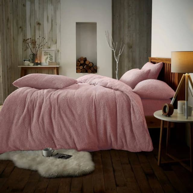 Smart Living Smart Living Luxury Teddy Plain Duvet Cover and Pillowcase Set in Pink Size: Double Pink Double Unisex 5051346356417