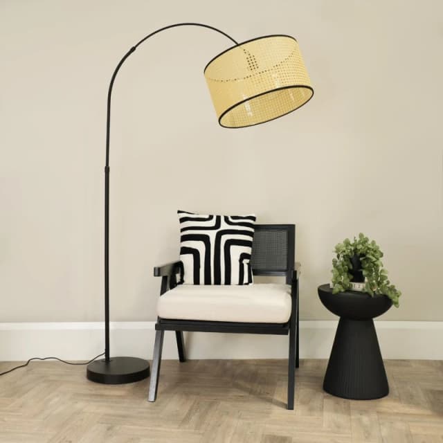 ValueLights Louis Black Arched Curved Floor Lamp with Natural Cane Drum Lamp Shade Natural