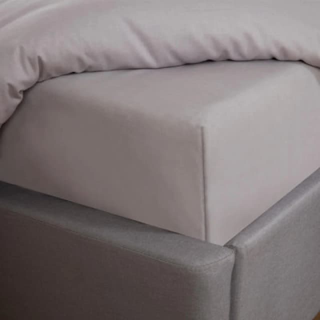 OHS OHS Polycotton 30 Deep Elasticated Fitted Bed Sheet in Silver Size: Double Fitted Silver Double Fitted Unisex 5027434153718