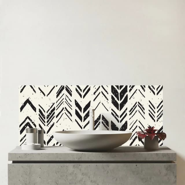 Warren Reed - Designer Hand Drawn Chevron Pattern Glass Bathroom Splashback in Black Unisex
