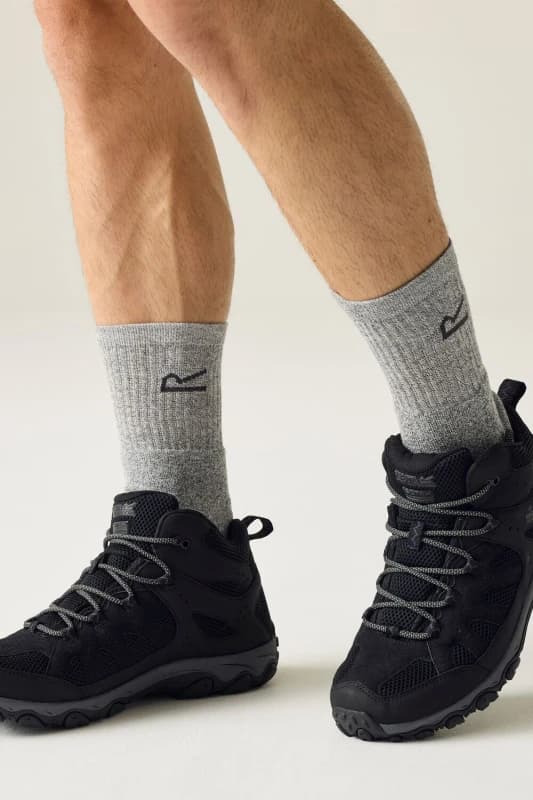 Regatta Regatta Men Edgepoint Breathable Waterproof Mid Walking Boots in Jet Black Size: 9.5 Jet Black 9.5 Male 5063516062516