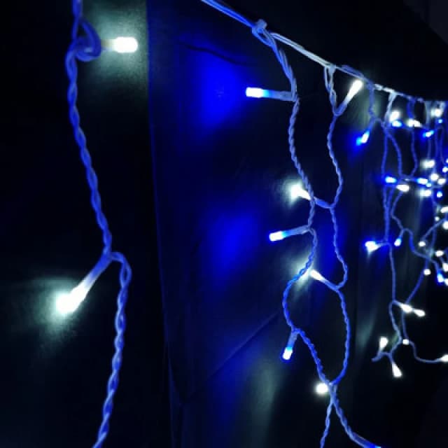Samuel Alexander 7.5M 300 LED Frosted Iciclebrights Christmas String Lights In Blue & White