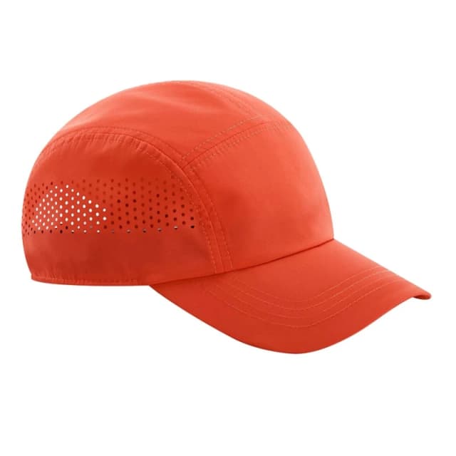 Beechfield Beechfield Men Technical Cap in Dark Red Dark Red One Size Male 5063107018076