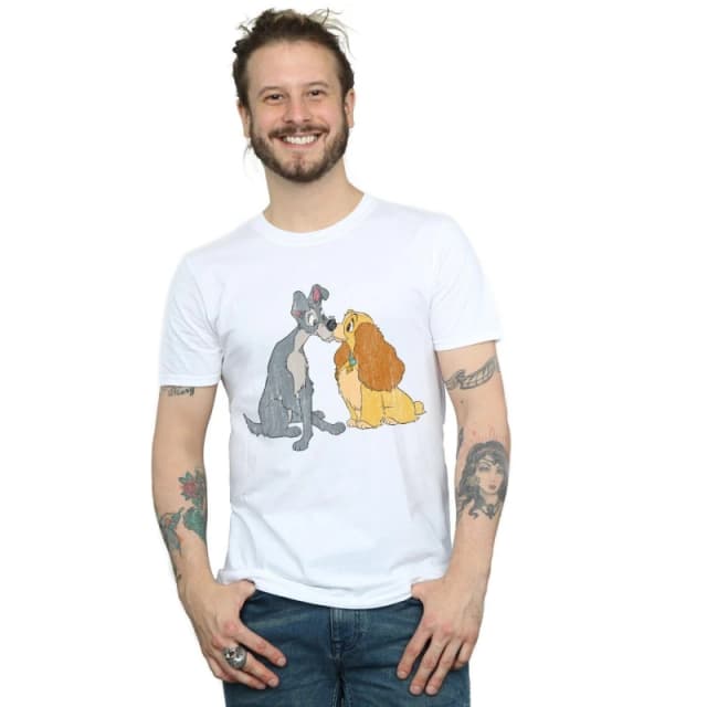 Disney Men Lady And The Tramp Distressed Kiss T-Shirt in White Size: Small White S Male 5059400512410