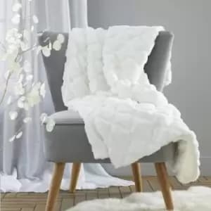 Catherine Lansfield Cosy Diamond Geometric Tuffted Throw, White, 130 x 170 Cm