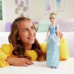 Disney Princess Cinderella Fashion Doll