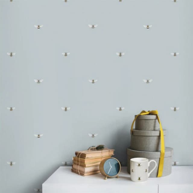 Sophie Allport Bees Duck Egg Straight Match Wallpaper