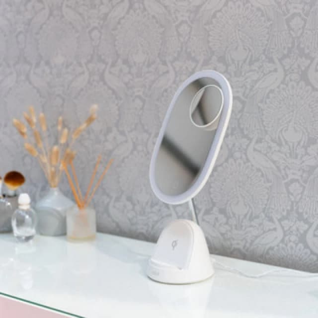 ValueLights LED Make Up Mirror with Wireless Phone Charging White