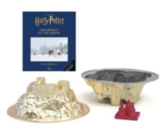 Harry Potter: Hogwarts in the Snow Cake Pan Set Novelty book