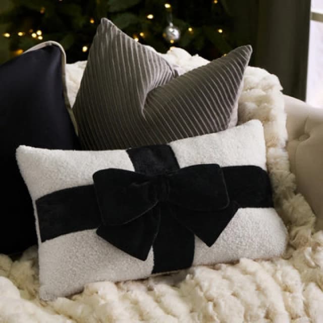 OHS OHS Bow Wrapped Boucle Throw Pillow Scatter Cushion in Black One Size Unisex 5027434226863