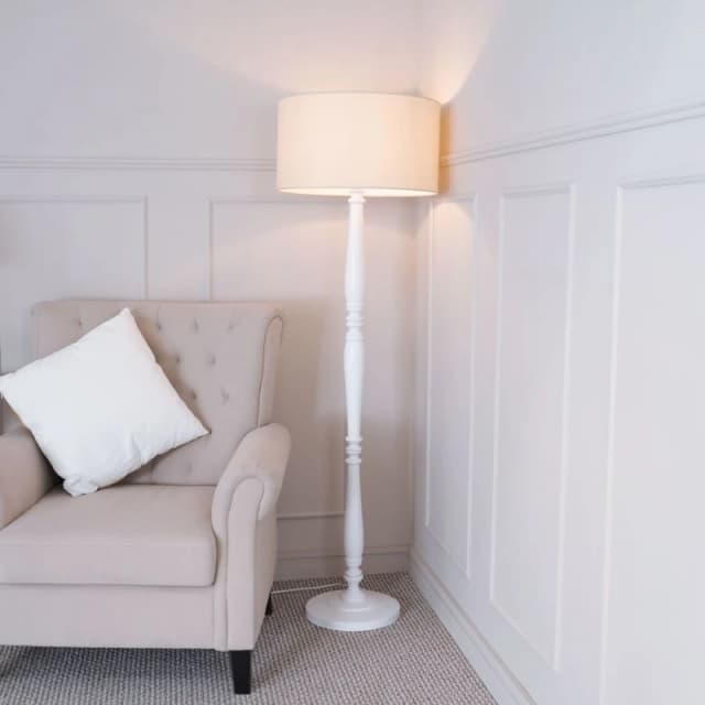 ValueLights Victoria White Wood Traditional Stem Floor Lamp with Fabric Drum Shade Natural