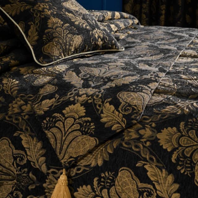Paoletti Paoletti Shiraz Jacquard Chenille Runner in Black One Size Unisex 5025532811554