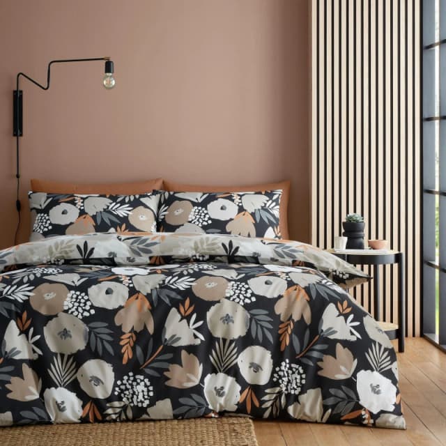 Fusion Yasmin Floral Reversible Duvet Cover Set in Black unisex Single